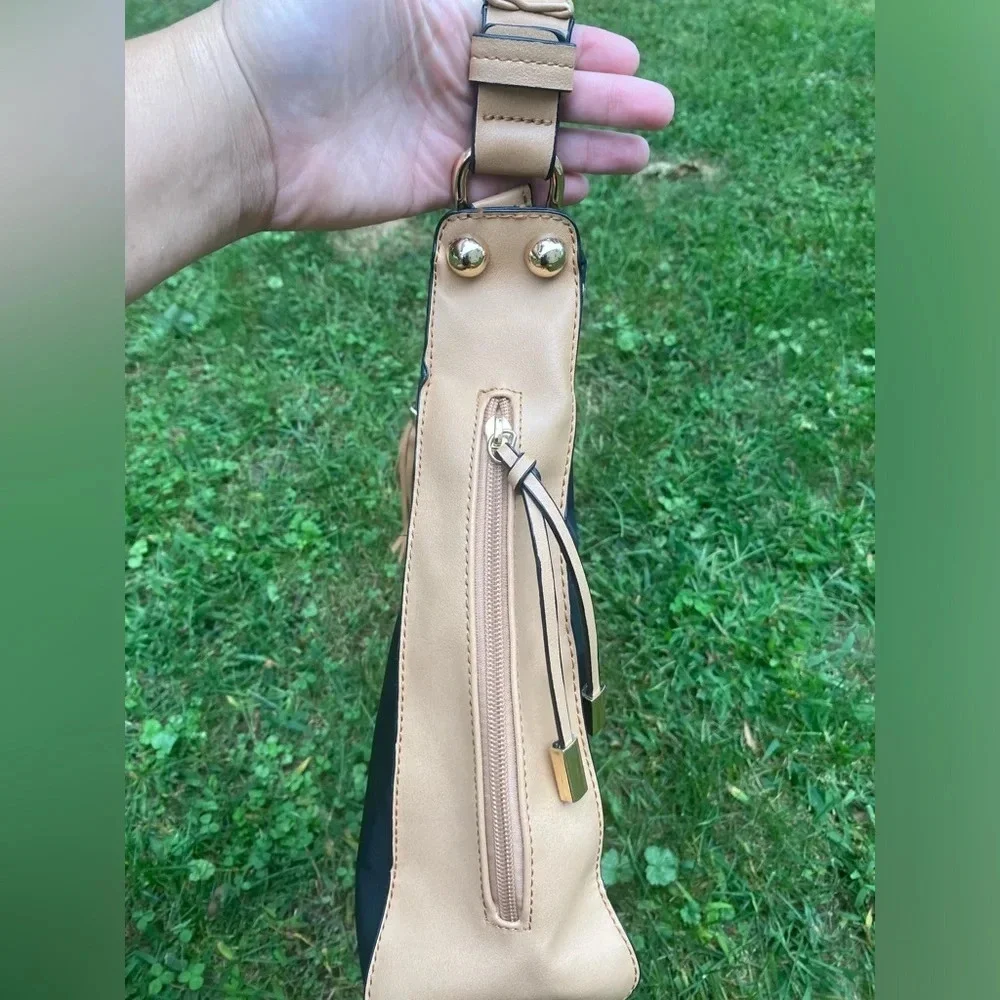 SONDRA‎ ROBERTS SQUARED Black/Tan Hobo Bag with Tassel
